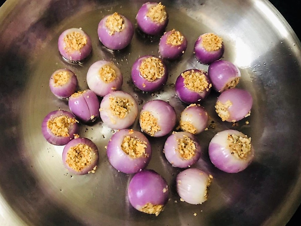 Stuffed Paneer in Baby Onions Recipe