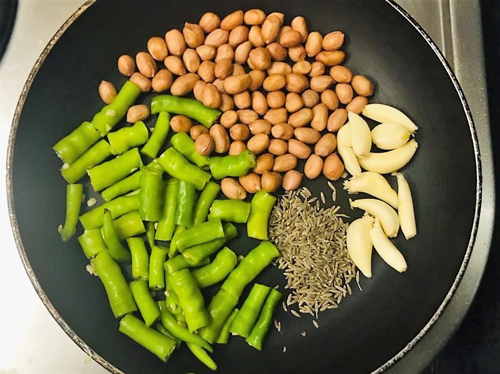 Green Chilli & Peanut Chutney Recipe