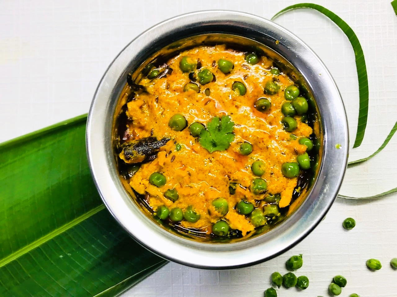 Rajasthani Kachhi Haldi Matar Sabzin Recipe (Green Peas Turmeric Curry)