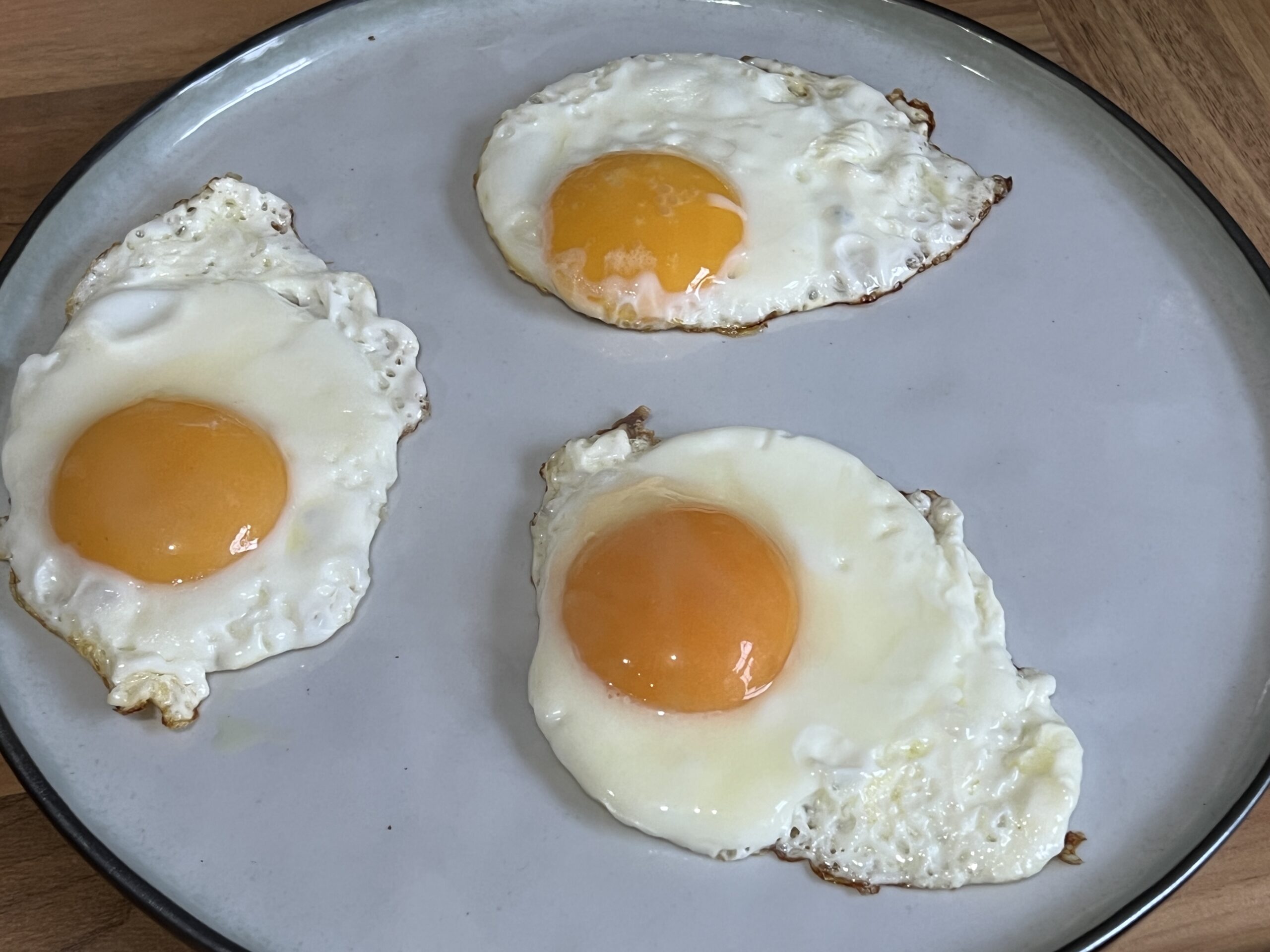 Tadka Wale Fried Eggs Recipe